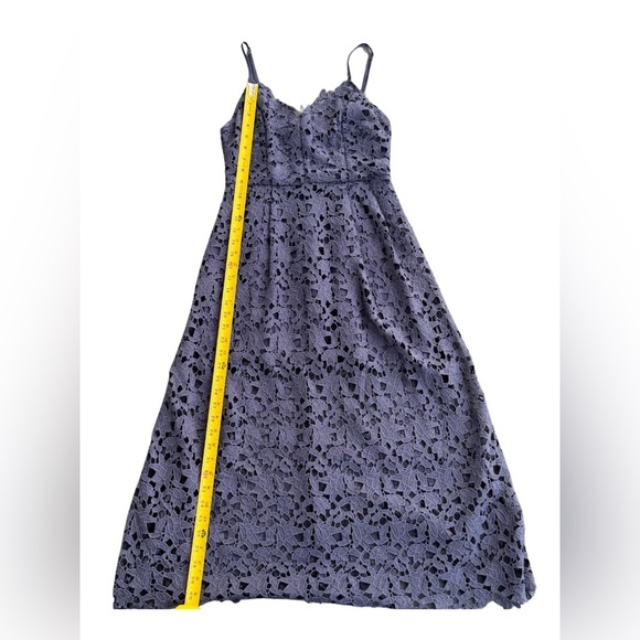 Astr Lace Midi Dress in Navy Blue Size Medium - Picture 2 of 8
